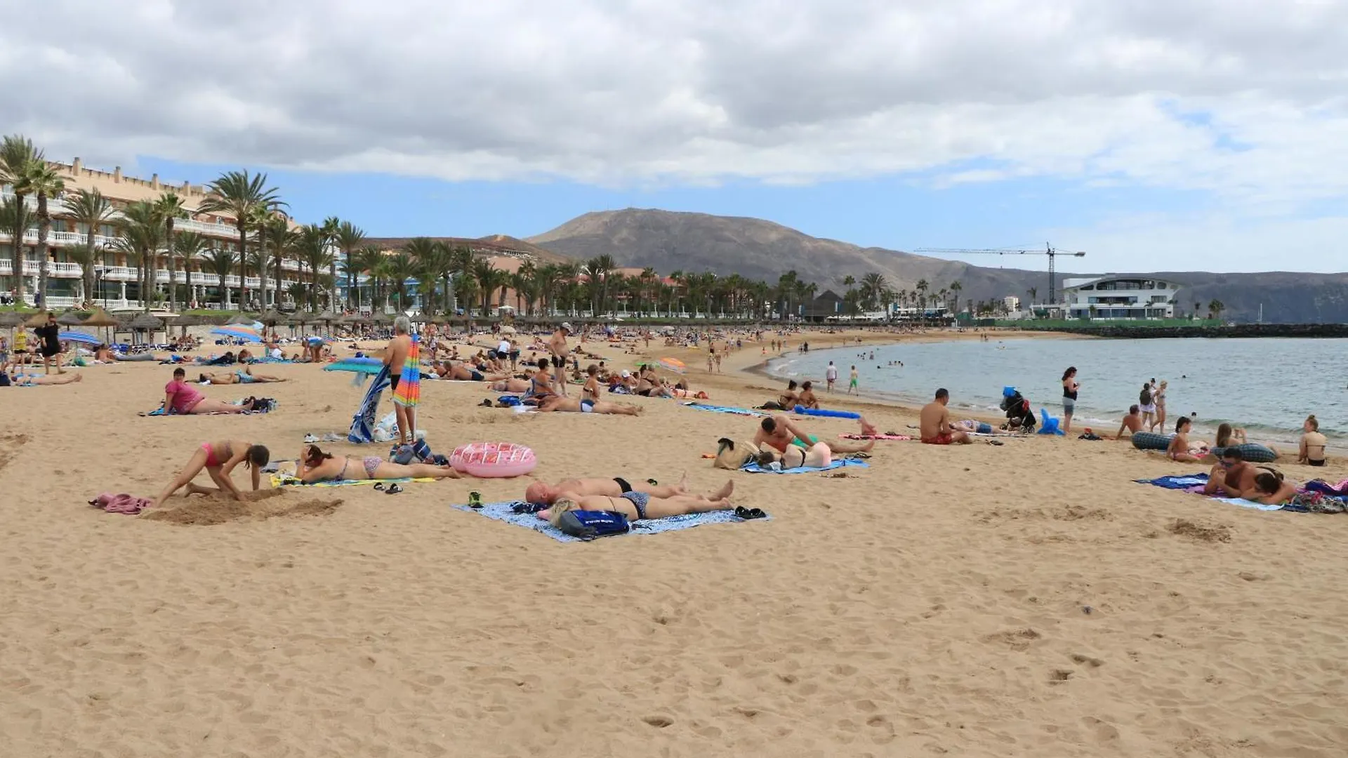 Sunbeach Apartment Arona  Spain