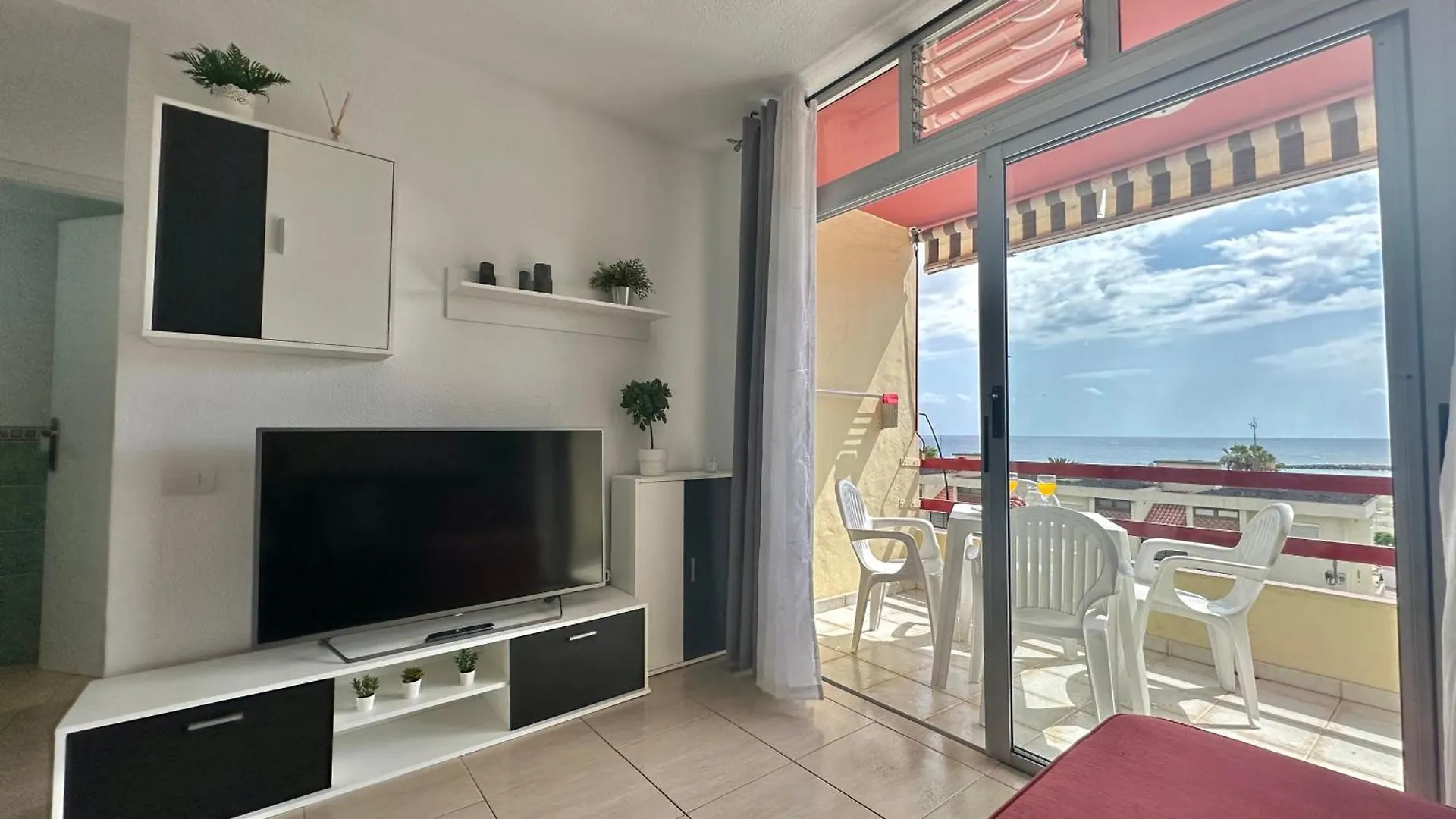 Sunbeach Apartment Arona