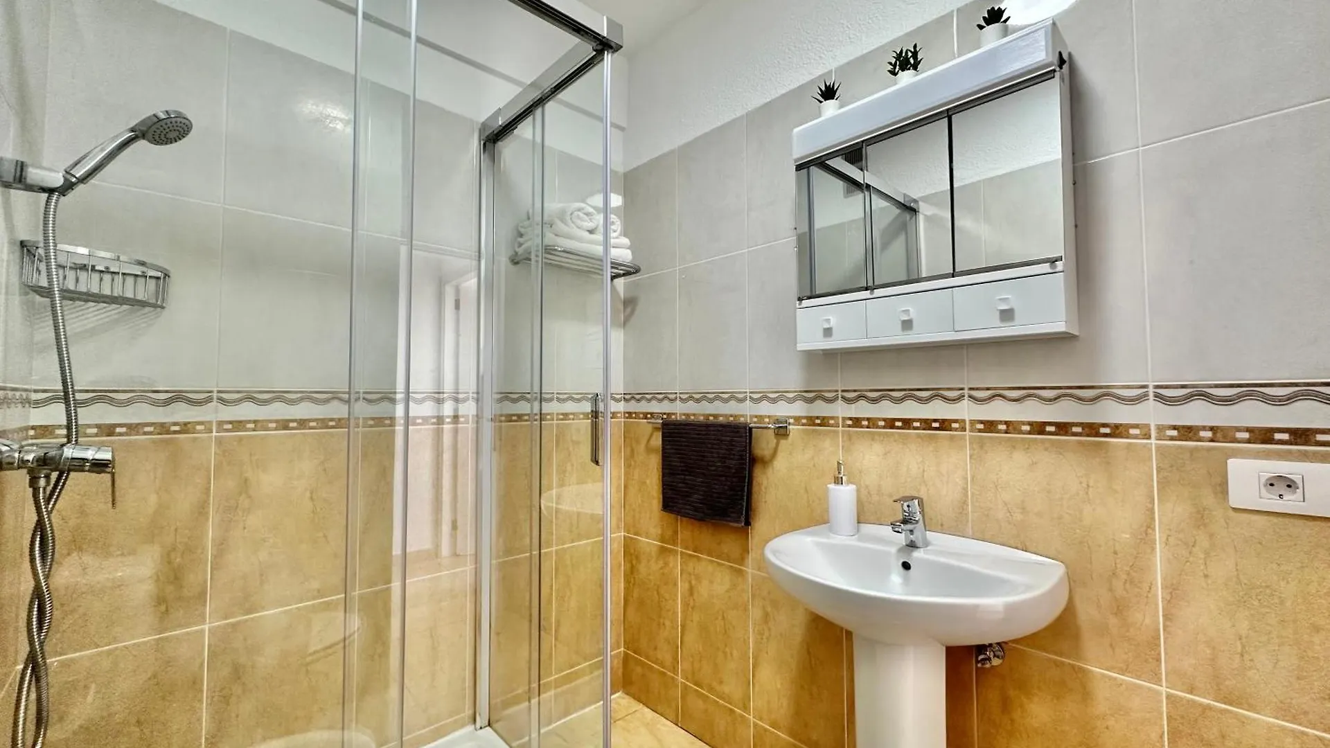 Sunbeach Apartment Arona  0*, Arona (Tenerife) Spain