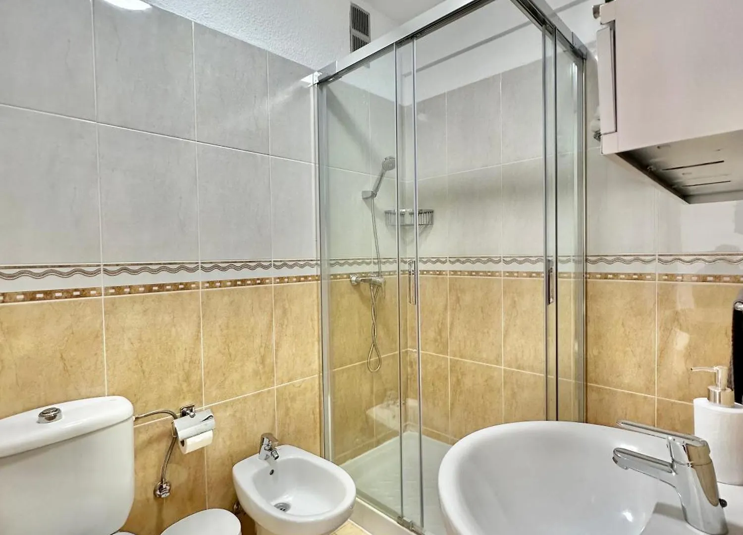 Sunbeach Apartment Arona  Spain